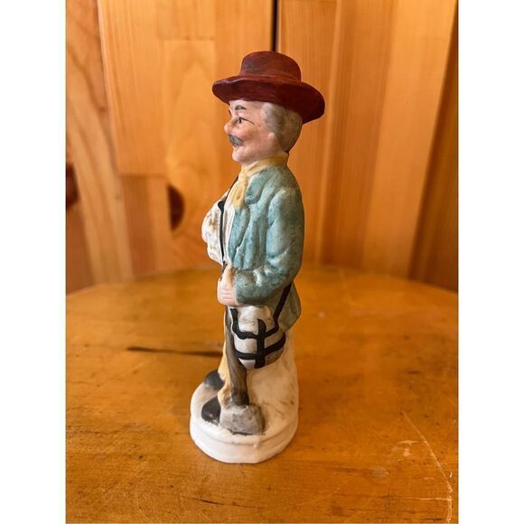 Vintage Farmer Figurine, Man with Ax Figurine, Diorama Figurine - Picture 2 of 6